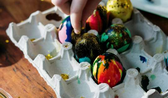 Paștele și anxietatea la tineri: de ce sărbătorile pot deveni copleșitoare